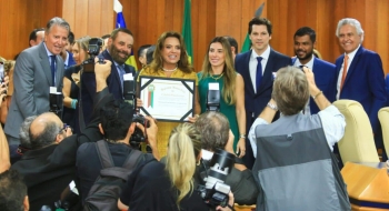 Primeira-dama Gracinha Caiado recebe título de cidadã goianiense